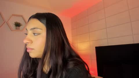 Christine  online show from November 11, 12:16 pm