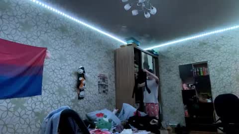 Snapshot of christinebrillhart chatting on March 11, 2:56 pm Bella online show from March 11, 2:56 pm