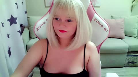 Snapshot of christirose chatting on September 17, 8:16 am Christi online show from September 17, 8:16 am