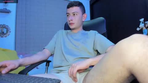 Snapshot of christmiller_1 chatting on February 16, 5:04 am christmiller_1 online show from February 16, 5:04 am