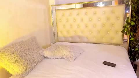 Chrisopher Hunter online show from February 1, 4:33 am