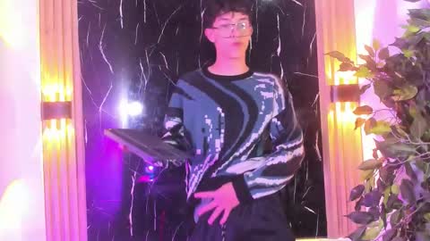 Chrisopher Hunter online show from February 2, 4:11 am