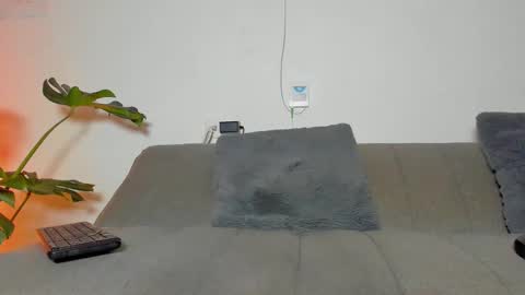 Christopher online show from February 19, 6:11 am