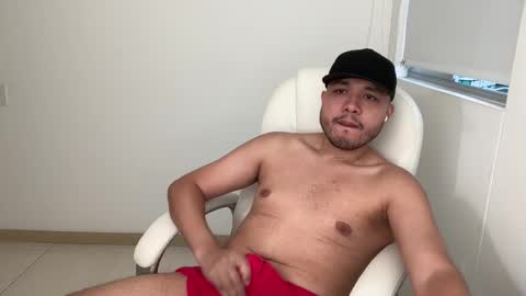 Snapshot of christopherdav chatting on December 8, 10:47 pm Chris online show from December 8, 10:47 pm