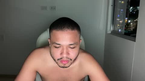 Snapshot of christopherdav chatting on December 14, 1:17 am Chris online show from December 14, 1:17 am