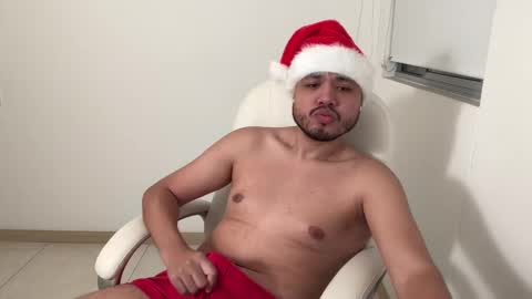 Snapshot of christopherdav chatting on December 22, 3:55 am Chris online show from December 22, 3:55 am