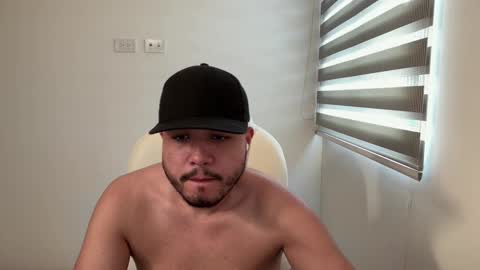 Snapshot of christopherdav chatting on January 12, 10:22 pm Chris online show from January 12, 10:22 pm