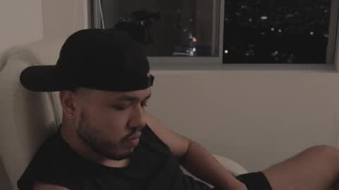 Snapshot of christopherdav chatting on November 14, 2:10 am Chris online show from November 14, 2:10 am