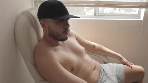 Snapshot of christopherdav chatting on November 14, 4:28 pm Chris online show from November 14, 4:28 pm