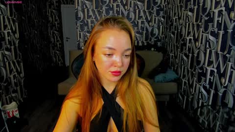 Snapshot of christy_little chatting on December 29, 8:00 am hristy3 online show from December 29, 8:00 am