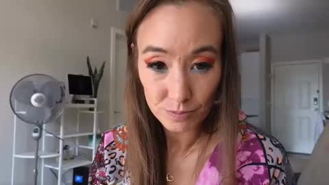 Snapshot of christy_love chatting on December 4, 8:18 pm Christy Love online show from December 4, 8:18 pm