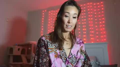 Snapshot of christy_love chatting on December 1, 3:11 am Christy Love online show from December 1, 3:11 am