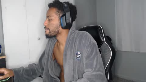 ChrisVacherx online show from December 4, 6:22 am