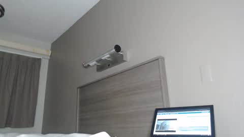 Snapshot of chrisvacherx chatting on January 20, 10:51 am ChrisVacherx online show from January 20, 10:51 am