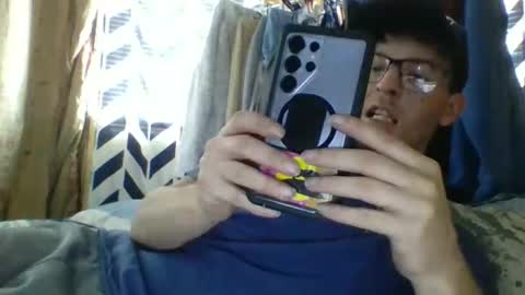 Snapshot of chrisvibess chatting on April 1, 3:31 pm chrisvibess online show from April 1, 3:31 pm
