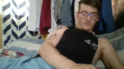 Snapshot of chrisvibess chatting on April 3, 8:18 pm chrisvibess online show from April 3, 8:18 pm