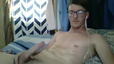 Snapshot of chrisvibess chatting on April 17, 6:22 pm chrisvibess online show from April 17, 6:22 pm