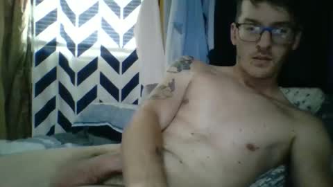 Snapshot of chrisvibess chatting on April 18, 7:58 pm chrisvibess online show from April 18, 7:58 pm