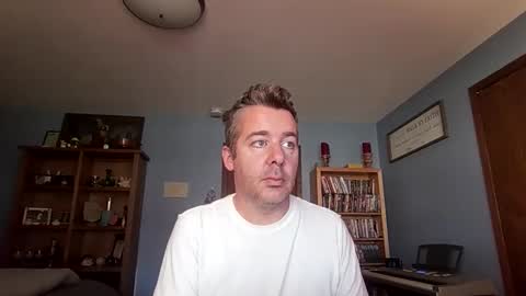 Snapshot of chrisw8121 chatting on November 14, 5:22 pm chrisw8121 online show from November 14, 5:22 pm