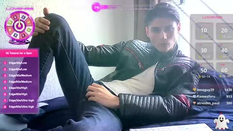 Snapshot of chrixtopherobin chatting on December 22, 8:36 pm Chrixtopherobin online show from December 22, 8:36 pm