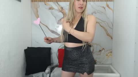 Snapshot of chrysta_12 chatting on September 9, 12:37 pm chrystal hotty online show from September 9, 12:37 pm