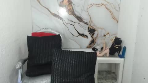 Snapshot of chrysta_12 chatting on September 14, 12:26 pm chrystal hotty online show from September 14, 12:26 pm