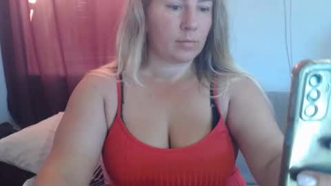 Snapshot of chrystalbella chatting on July 26, 5:59 am Diana online show from July 26, 5:59 am