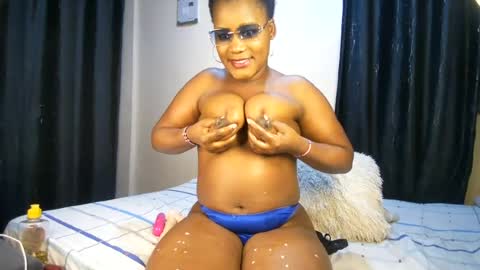 Snapshot of chubby_flora chatting on July 22, 7:27 pm Flora online show from July 22, 7:27 pm