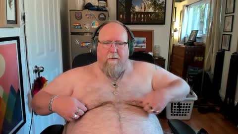 Snapshot of chubbybaybear chatting on September 28, 12:49 am Chubby online show from September 28, 12:49 am