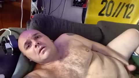 Snapshot of chubbyissy chatting on October 11, 1:09 pm Chubbydutch man online show from October 11, 1:09 pm