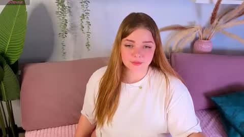 Kelly online show from July 2, 9:10 pm