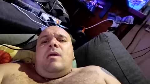 Snapshot of chubbyman40 chatting on November 30, 5:44 am chubbyman40 online show from November 30, 5:44 am