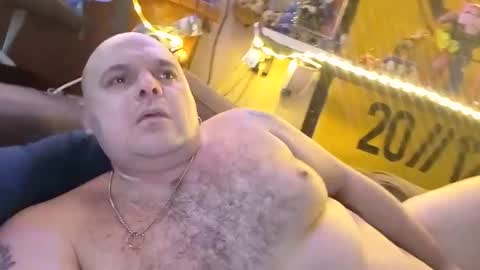 Snapshot of chubbyman40 chatting on February 8, 3:48 pm chubbyman40 online show from February 8, 3:48 pm