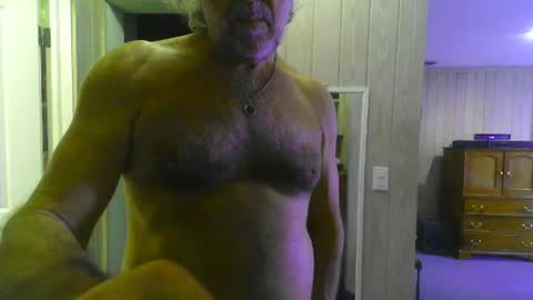Snapshot of chuck354139 chatting on December 18, 3:55 pm chuck354139 online show from December 18, 3:55 pm