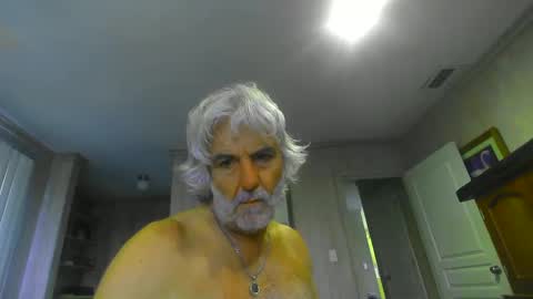 Snapshot of chuck354139 chatting on January 5, 4:59 pm chuck354139 online show from January 5, 4:59 pm