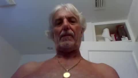 Snapshot of chuck354139 chatting on September 23, 3:37 pm chuck354139 online show from September 23, 3:37 pm