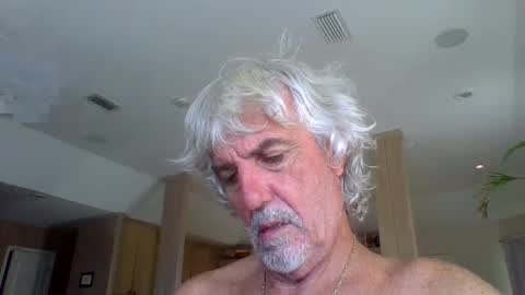Snapshot of chuck354139 chatting on September 30, 2:33 pm chuck354139 online show from September 30, 2:33 pm