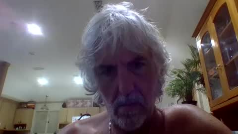 Snapshot of chuck354139 chatting on October 4, 6:33 am chuck354139 online show from October 4, 6:33 am