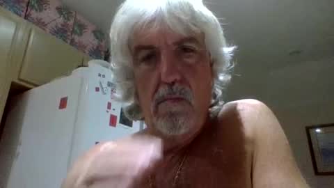 Snapshot of chuck354139 chatting on October 16, 8:37 am chuck354139 online show from October 16, 8:37 am