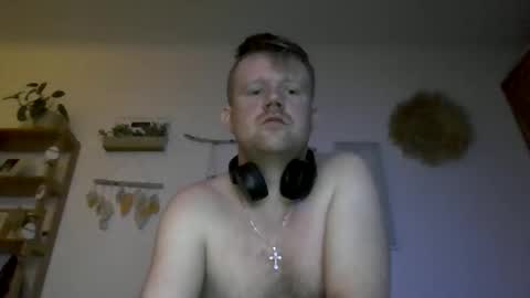 ciasnsyrize1996 online show from February 18, 9:55 pm