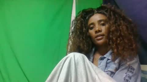 Snapshot of ciciazzhh chatting on May 10, 3:17 pm ciciazzhh online show from May 10, 3:17 pm