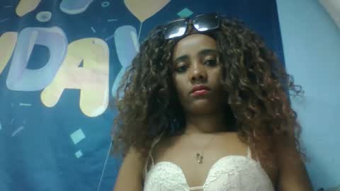 Snapshot of ciciazzhh chatting on June 2, 8:05 am ciciazzhh online show from June 2, 8:05 am