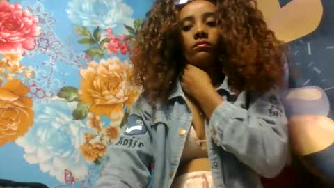 Snapshot of ciciazzhh chatting on June 10, 10:47 am ciciazzhh online show from June 10, 10:47 am