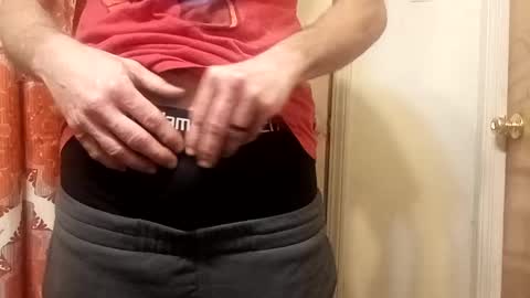 Snapshot of ciestep8216 chatting on February 11, 9:03 pm ciestep8216 online show from February 11, 9:03 pm