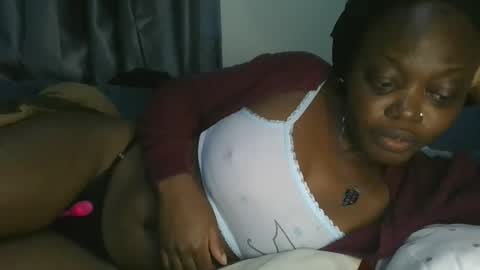 Snapshot of cilia_petite chatting on June 11, 1:49 am cilia petite online show from June 11, 1:49 am