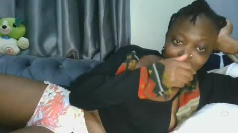 Snapshot of cilia_petite chatting on June 24, 10:31 pm cilia petite online show from June 24, 10:31 pm