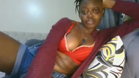 Snapshot of cilia_petite chatting on July 6, 9:17 pm cilia petite online show from July 6, 9:17 pm