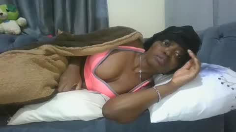 Snapshot of cilia_petite chatting on July 24, 2:42 am cilia petite online show from July 24, 2:42 am