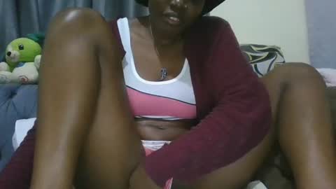 Snapshot of cilia_petite chatting on July 29, 10:41 pm cilia petite online show from July 29, 10:41 pm