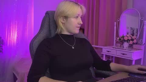 Cin Bellamy online show from November 2, 6:27 am